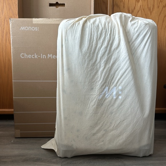 Brand new Monos Check-In Medium Suitcase in Terrazzo - Picture 5 of 7